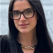 Ragazza Laureata in Lingue e culture moderne offre ripetizioni a bambini e ragazzi \ aiuto compiti